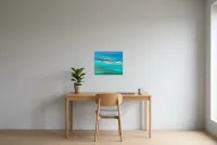 Tableau Abstrait Bleu 100 “Nage Douce”, peinture originale à l'huile par Régine Gardan, 46 × 38 cm, tableau bleu accroché dans un bureau