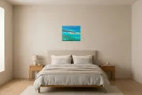 Tableau Abstrait Bleu 100 “Nage Douce”, peinture originale à l'huile par Régine Gardan, 46 × 38 cm, tableau bleu accroché dans une chambre