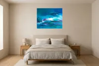 Tableau Abstrait Bleu 135 “Aurore Australe”, peinture originale à l'huile par Régine Gardan, 91 × 73 cm, tableau bleu accroché dans une chambre