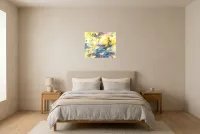 Tableau Abstrait Bleu 14 “Reflet Matinal”, peinture originale à l'huile par Régine Gardan, 55 × 46 cm, tableau bleu accroché dans une chambre