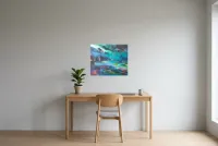 Tableau Abstrait Bleu 59 “Lac Paisible”, peinture originale à l'huile par Régine Gardan, 60 × 50 cm, tableau bleu accroché dans un bureau