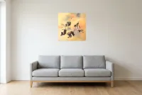 Abstract Schilderij Geel 16 “Danse Celeste”, origineel schilderij in olieverf door Régine Gardan, 60 × 60 cm, geel schilderij opgehangen in een woonkamer