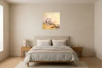 Tableau Abstrait Jaune 190 “Volcan Marin”, peinture originale à l'huile par Régine Gardan, 60 × 60 cm, tableau jaune accroché dans une chambre