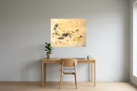 Tableau Abstrait Jaune 8 “Mirage”, peinture originale à l'huile par Régine Gardan, 91 × 73 cm, tableau jaune accroché dans un bureau