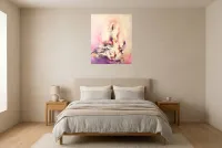 Tableau Abstrait Rose 49 “Feu Blanc”, peinture originale à l'huile par Régine Gardan, 65 × 80 cm, tableau rose accroché dans une chambre