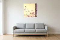 Tableau Abstrait Rose 58 “Prairie Enchantée”, peinture originale à l'huile par Régine Gardan, 70 × 70 cm, tableau rose accroché dans un salon