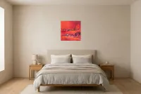 Tableau Abstrait Rouge 109 “Rivière”, peinture originale à l'huile par Régine Gardan, 50 × 50 cm, tableau rouge accroché dans une chambre