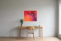 Tableau Abstrait Rouge 125 “Ultraviolet”, peinture originale à l'huile par Régine Gardan, 73 × 60 cm, tableau rouge accroché dans un bureau