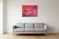Tableau Abstrait Rouge 132 “Forêt D’espoir”, peinture originale à l'huile par Régine Gardan, 80 × 60 cm, tableau rouge accroché dans un salon