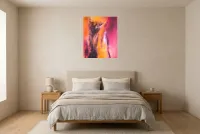 Tableau Abstrait Rouge 166 “Tour des Contrastes”, peinture originale à l'huile par Régine Gardan, 60 × 73 cm, tableau rouge accroché dans une chambre