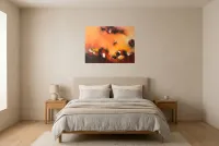 Tableau Abstrait Rouge 18 “Flamboyant”, peinture originale à l'huile par Régine Gardan, 80 × 60 cm, tableau rouge accroché dans une chambre