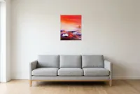 Tableau Abstrait Rouge 228 “Passiflore”, peinture originale à l'huile par Régine Gardan, 46 × 55 cm, tableau rouge accroché dans un salon