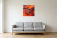 Tableau Abstrait Rouge 33 “Ombre”, peinture originale à l'huile par Régine Gardan, 60 × 60 cm, tableau rouge accroché dans un salon