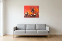 Tableau Abstrait Rouge 87 “Throne de Feu”, peinture originale à l'huile par Régine Gardan, 73 × 60 cm, tableau rouge accroché dans un salon