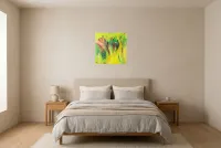 Tableau Abstrait Vert 110 “Algue”, peinture originale à l'huile par Régine Gardan, 50 × 50 cm, tableau vert accroché dans une chambre