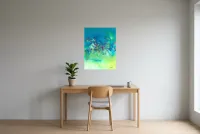 Tableau Abstrait Vert 122 “Distorsion”, peinture originale à l'huile par Régine Gardan, 55 × 73 cm, tableau vert accroché dans un bureau