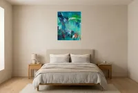 Tableau Abstrait Vert 136 “Lac De Jungle”, peinture originale à l'huile par Régine Gardan, 60 × 73 cm, tableau vert accroché dans une chambre
