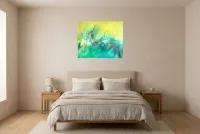 Tableau Abstrait Vert 193 “Chevaux”, peinture originale à l'huile par Régine Gardan, 80 × 65 cm, tableau vert accroché dans une chambre