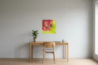 Tableau Abstrait Vert 97 “Espace-Temps”, peinture originale à l'huile par Régine Gardan, 50 × 50 cm, tableau rose accroché dans un bureau
