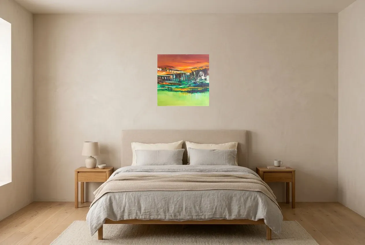 Cuadro Abstracto Verde 211 “Horizon”, pintura original al óleo de Régine Gardan, 50 × 50 cm, colgado en un dormitorio