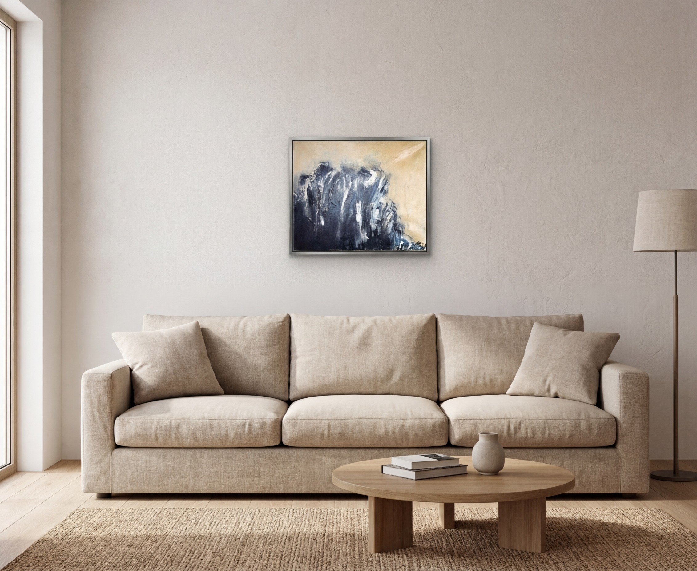 Tableau abstrait noir Onyx de Regine Gardan dans un salon moderne